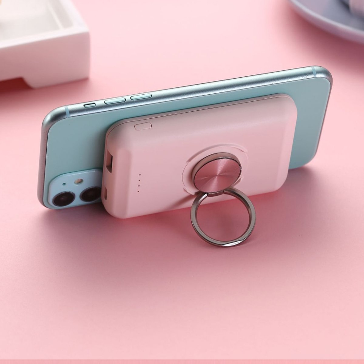 Kabelloses magnetisches Ladegerät und Powerbank für iPhone 12