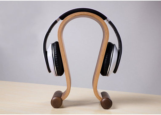 Kopfhörerhalterung aus gebogenem Sperrholz