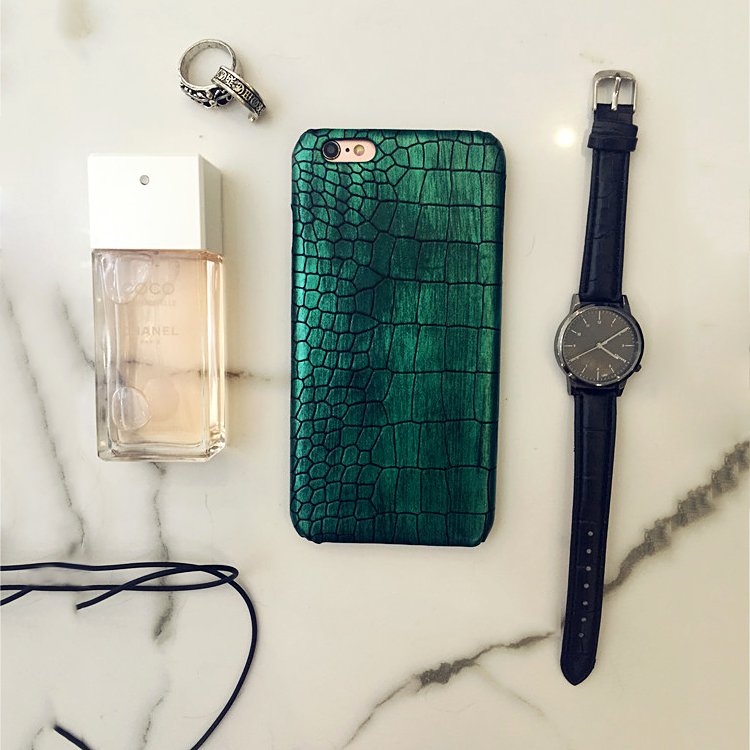 Funda para iPhone de cocodrilo verde negruzco