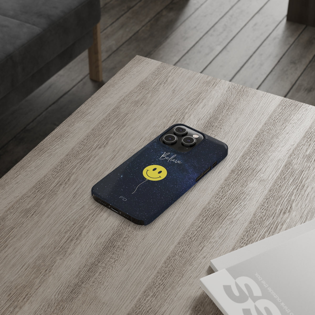 Smiley Face im Weltall Believe Slim Case für iPhone 14 Serie