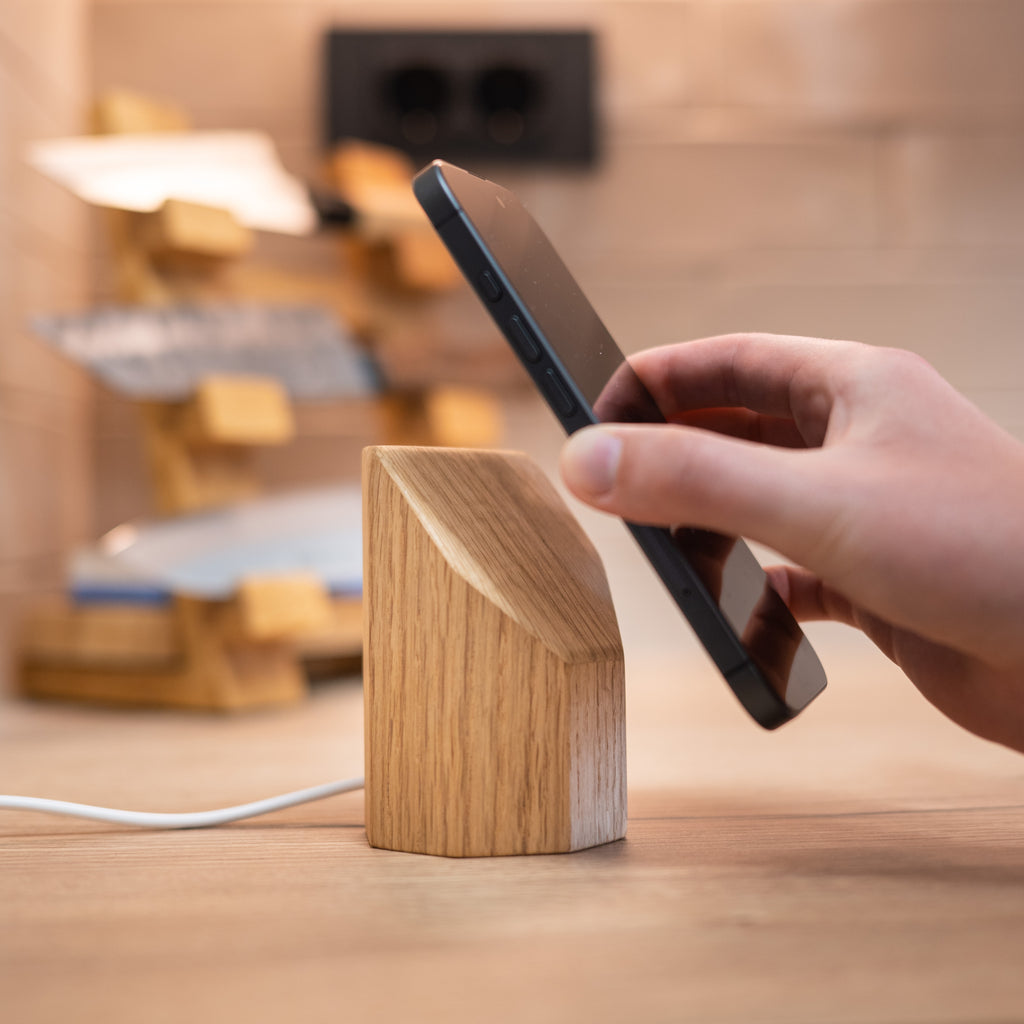 Wooden MagSafe Wireless Charger for iPhone, Android. Fast Qi2 25W